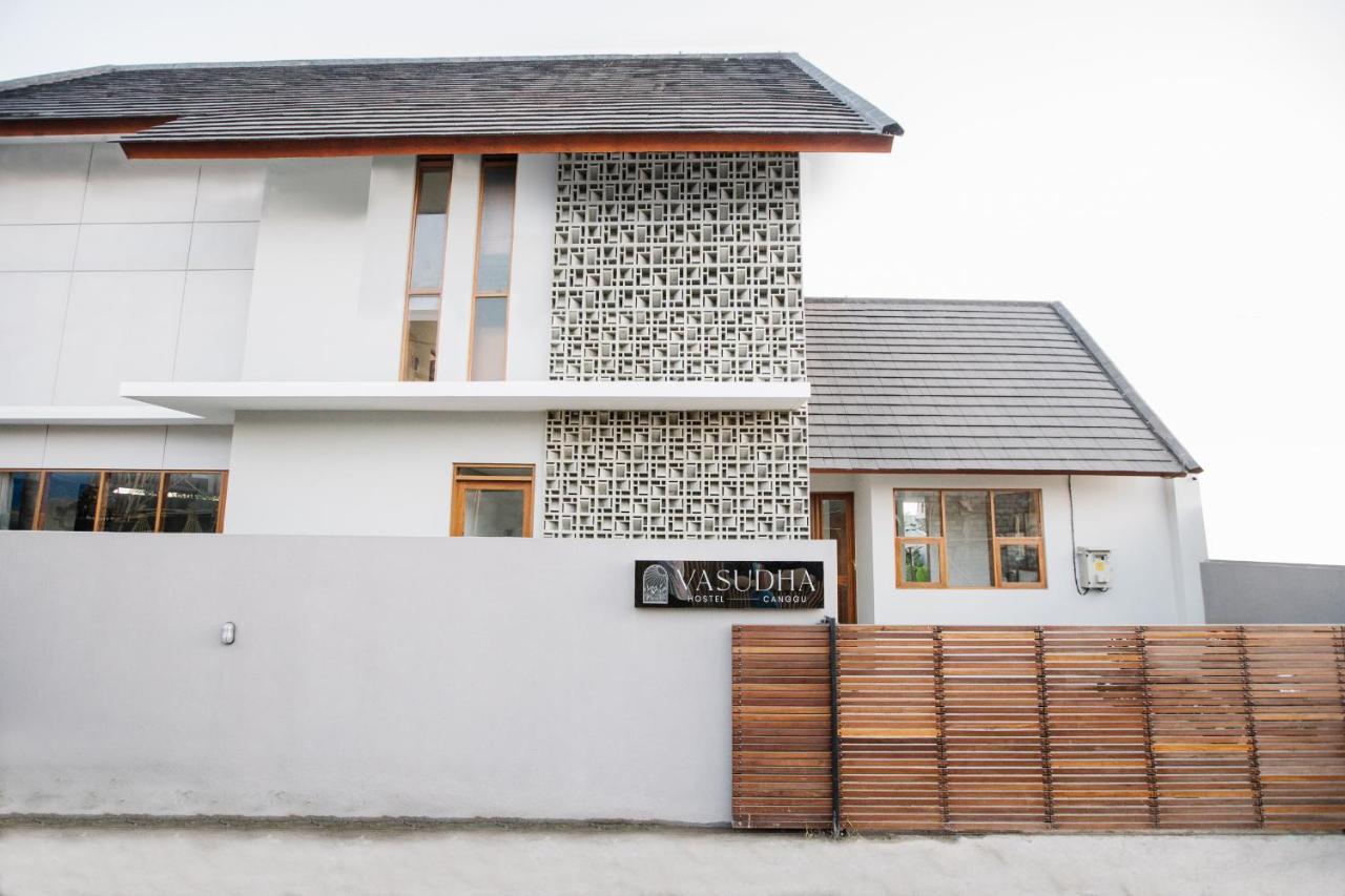 Vasudha Hostel Canggu Esterno foto
